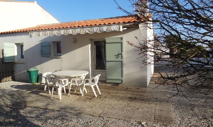 La Faute-sur-Mer House | Charming Villa Near Beach, Shops & Nature Activities - Sleeps 5, Pet-Friendly, WiFi Available