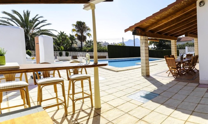 Casas de Torrat Ski Chalet | Charming villa with private pool 3 minutes from the beaches
