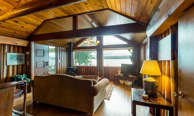 Poulsbo House | Charming waterfront home with full kitchen, furnished deck, & incredible views