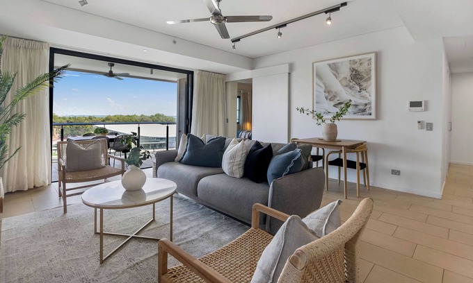 Darwin City Centre Apartment | Charming Waterfront Lagoon Views + Restaurants