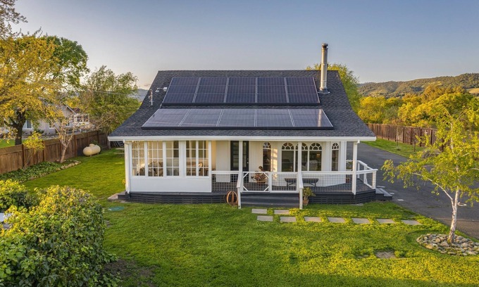 Sonoma House | Charming Wine Country Farmhouse w/Scenic Views