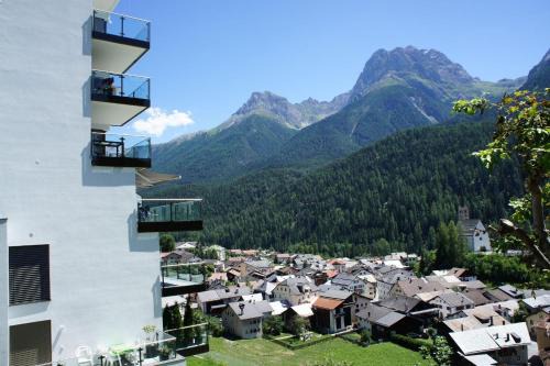 Engadin Scoul Apartment | Chasa Miramunt 4