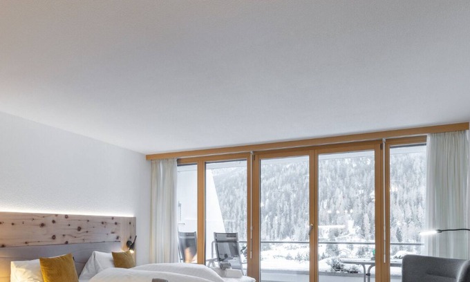 Engadin Scoul Apartment | CHASA TULAI F114: GENEROUSLY RENOVATED ALPENCHIC STUDIO IN HOLIDAY PARK TULAI F114