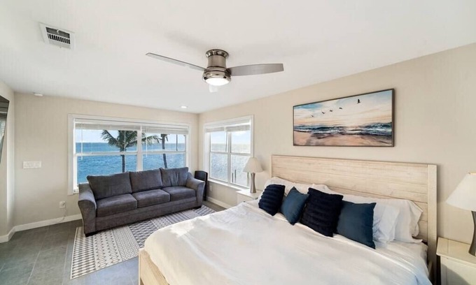 Tropic Resort | Chasing Pelicans #9 - Waterfront - Sunset Views