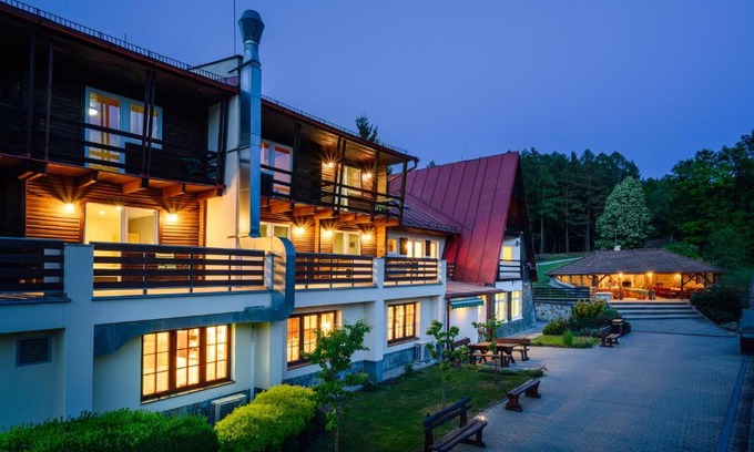Belusa House | Chata Cementár