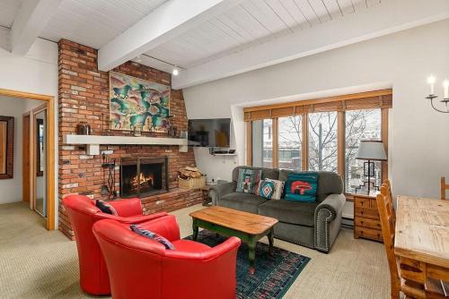Aspen House | Chateau Chaumont Unit 19, Spacious Top-Floor Condo with Great Location