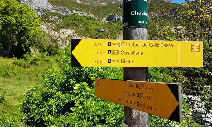 Castellane House | Château de Chasteuil: Serene Verdon Retreat for 2–9 pers. with Stunning Views