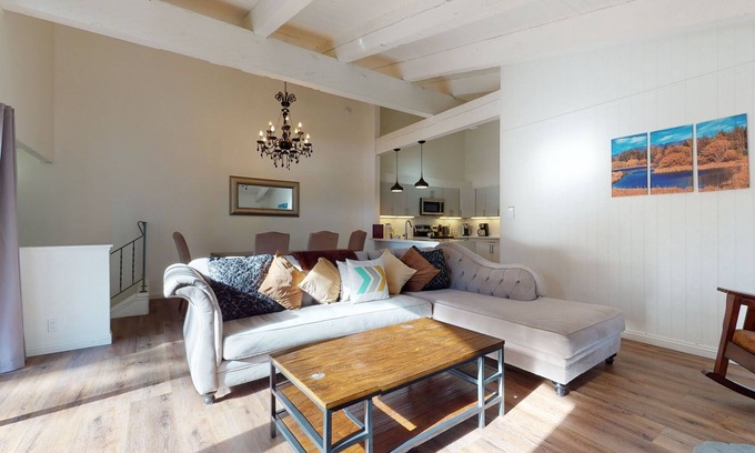 Mammoth Lakes Condo | Chateau de Montagne 6 Pet-Friendly and Remodeled, On Shuttle Route by RedAwning