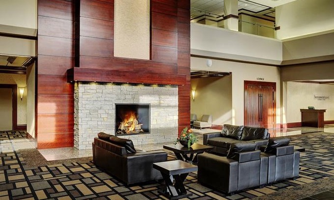 Northwest Edmonton Hotel | Chateau Nova Yellowhead
