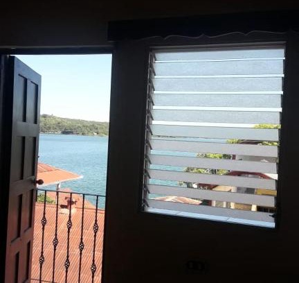 Flores House | Cheapy Hostel Flores