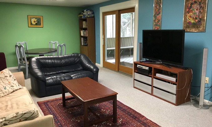 McLean Apartment | Cheerful, comfortable home in quiet lush area, 15 min from Washington DC