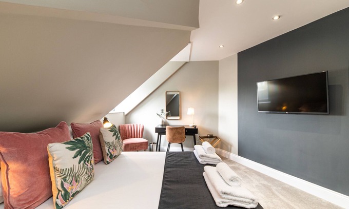 Newcastle-upon-Tyne Apartment | Chelmsford Loft 6 Penthouse