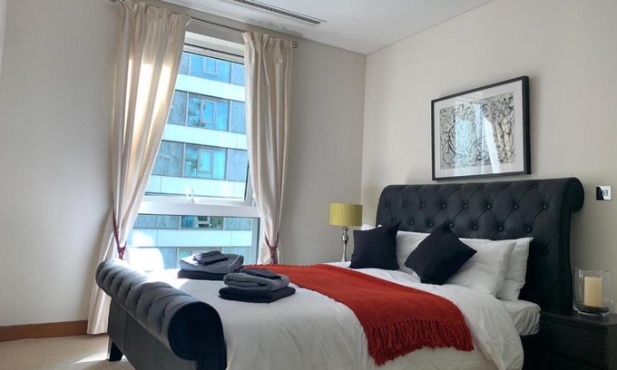 Queenstown Apartment | Chelsea Bridge Wharf Beautiful and spacious