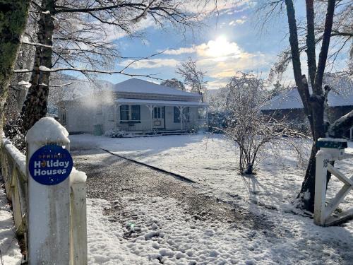 Hanmer Springs House | Cheltenham Villa