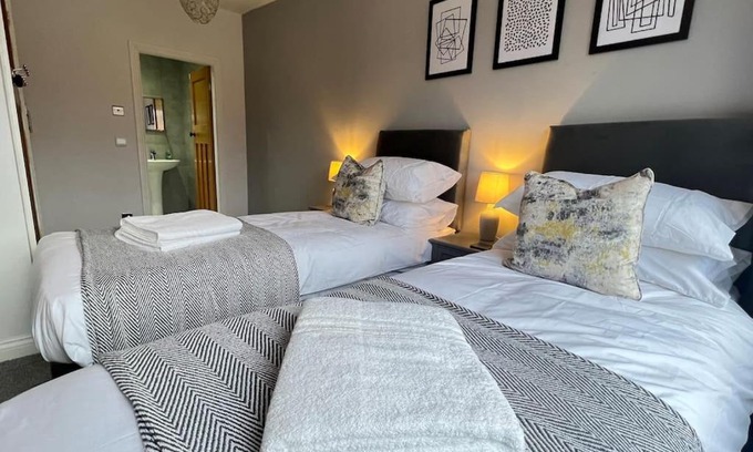 Roundhay House | Chelwood Residence