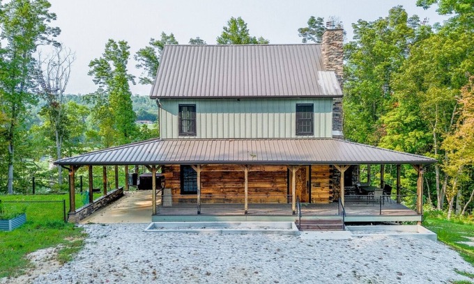 Kingston House | Cherry Blossom Cabin