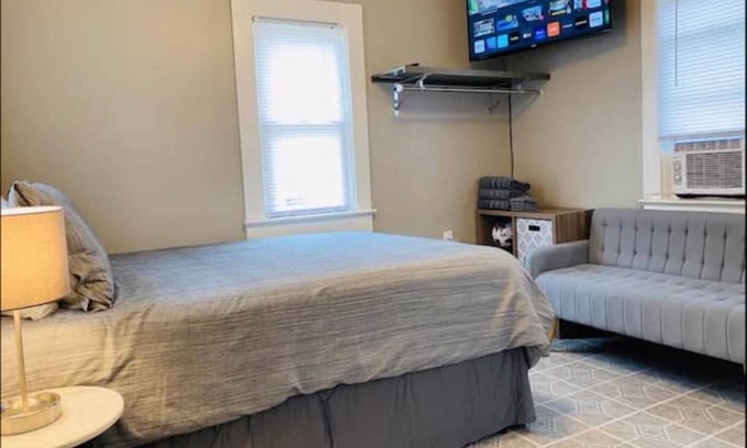 Cherry Street Apartment | Cherry St*Little Love House-Shop-Dine-Route 66