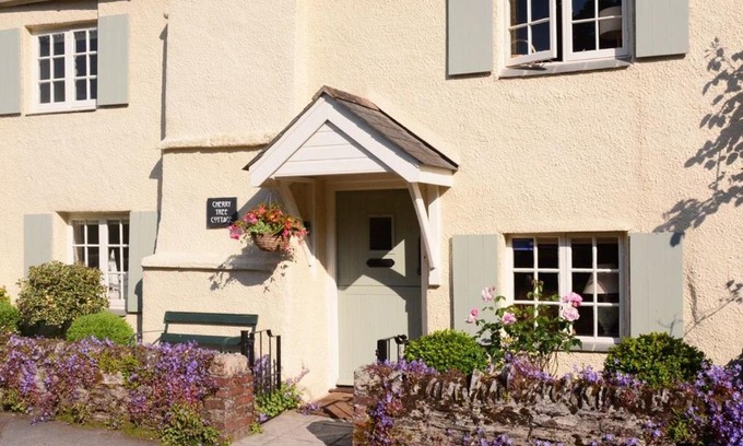 Noss Mayo House | Cherry Tree Cottage