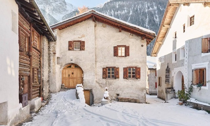 Berguen House | Chesa Viglia - Vacation in architectural monument