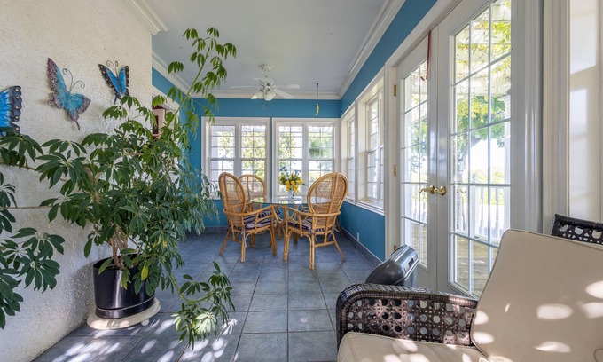 Niagara Falls Bed & Breakfast | Chestnut Inn Bed and Breakfast