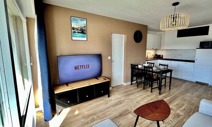 Heuze - Saint-Georges Apartment | Chez Béranger - near train station/congress center