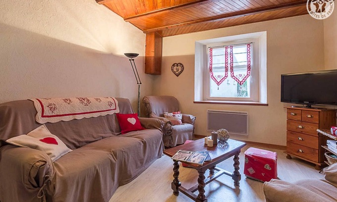 Mery House | Chez CLO - Mery - Gîte