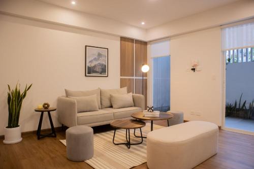 Armendariz Apartment | Chic 2BR Indoor Terrace in Miraflores