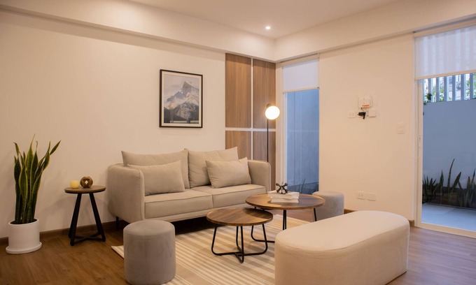Armendariz Apartment | Chic 2BR Indoor Terrace in Miraflores