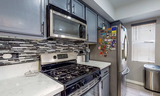 Los Angeles House | Chic 3-tier escape with patio in gated community - near LAX, SoFi Stadium, DTLA