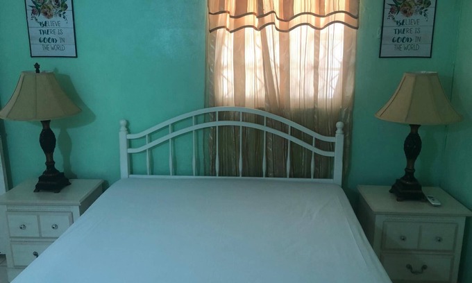 Rodney Bay Apartment | Chic apart in Rodney Bay complete with A/C and internet access.