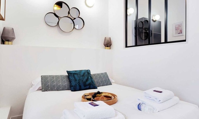 Charonne Apartment | Chic apartment in Paris for couple