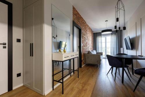 Stare Miasto Apartment | Chic Apartments - Cozy and Stylish - City Center - JP19