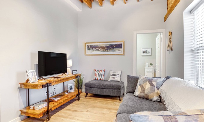 Canandaigua Apartment | Chic Apt in the Heart of Downtown Canandaigua