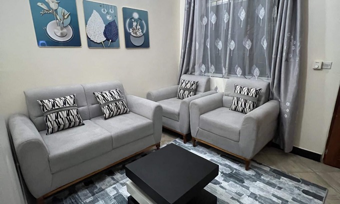 Mwananyamala Apartment | “Chic City Escape Apartment with AC, Smart TV & Free Breakfast in Dar es Salaam"
