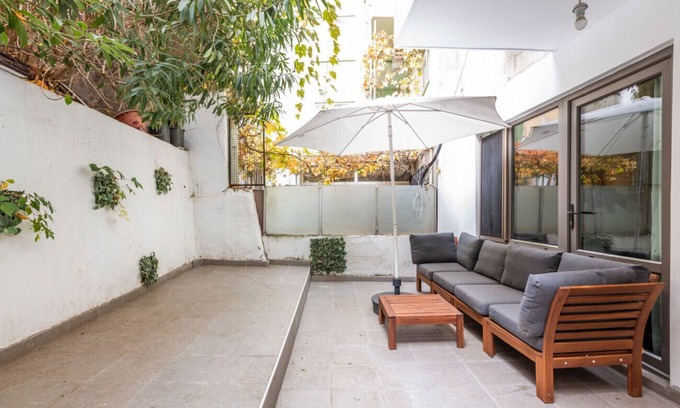 Macka Apartment | Chic, Cozy Apartment with Garden in Besiktas
