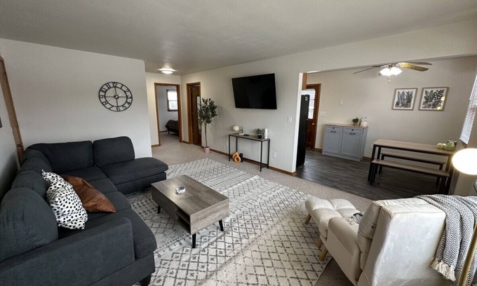 Appleton Apartment | Chic & Cozy APT-Self Check-In