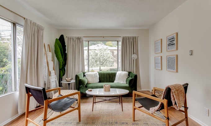 Hollywood Hills Apartment | Chic Hollywood Hills Home