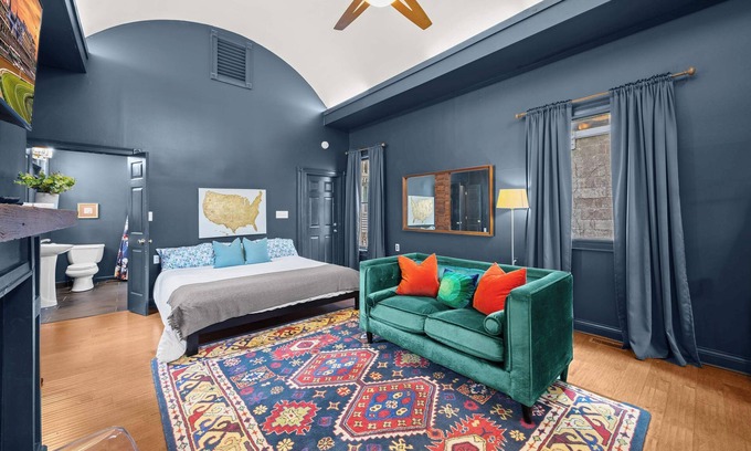 Cherokee Triangle Apartment | Chic Lou Studio | Cozy King Bed + Vibrant Location