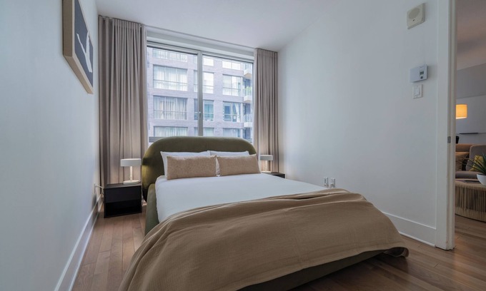 Ville-Marie Apartment | Chic old port retreat