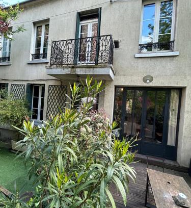 Vignerons House | Chic Parisian House, 30 min Disney