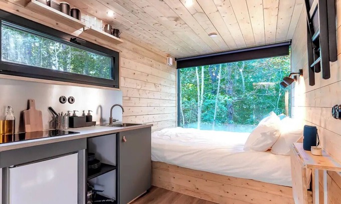 Kuusalu Parish House | Chic Sauna Cabin Near the Sea - VULIN Cabin Nº01nn