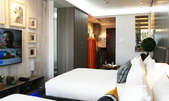 Barangay 76 Apartment | Chic Shell Residences Condo Suite - MOA view