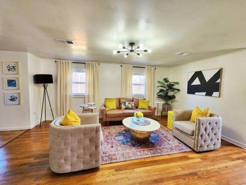 West Orange Apartment | Chic Spacious Apt Near Attractions/Food/EWR/NYC