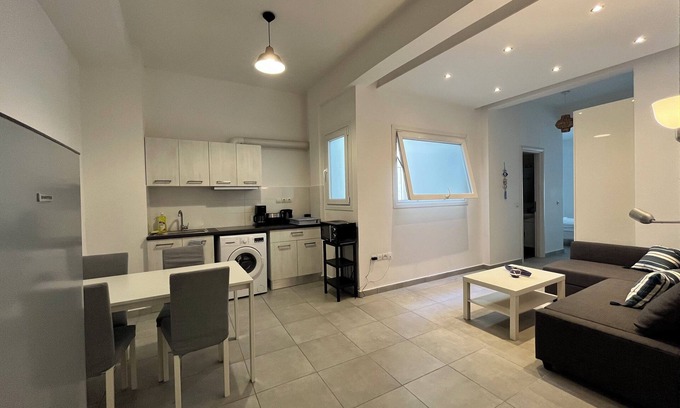Omonia Apartment | Chic Studio in the Heart of the City