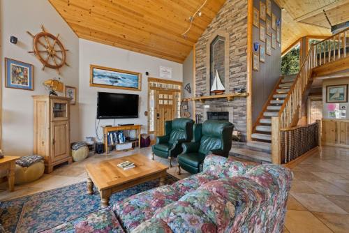 Manzanita House | Chinook House MCA 1219 - Meredith Lodging