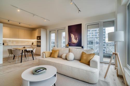Hloubetin Apartment | Chloé's Beige Apartment with big balcony, O2 arena