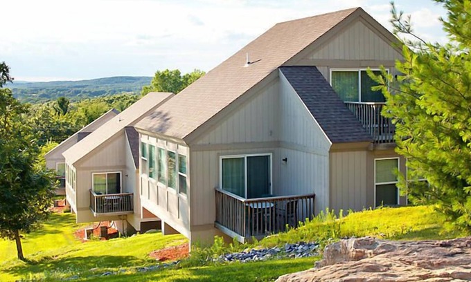 Wisconsin Dells Resort | Christmas Mountain Village Resort fully stocked w/13 ski hills, 27 hole golf, tennis courts & more