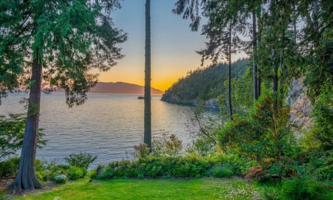 Bellingham House | Chuckanut Beachfront Sanctuary