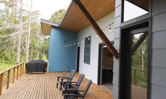 Bellingham House | Chuckanut Mountain Retreat