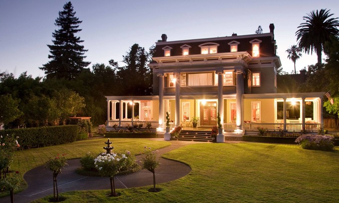 Napa Bed & Breakfast | Churchill Manor B&B